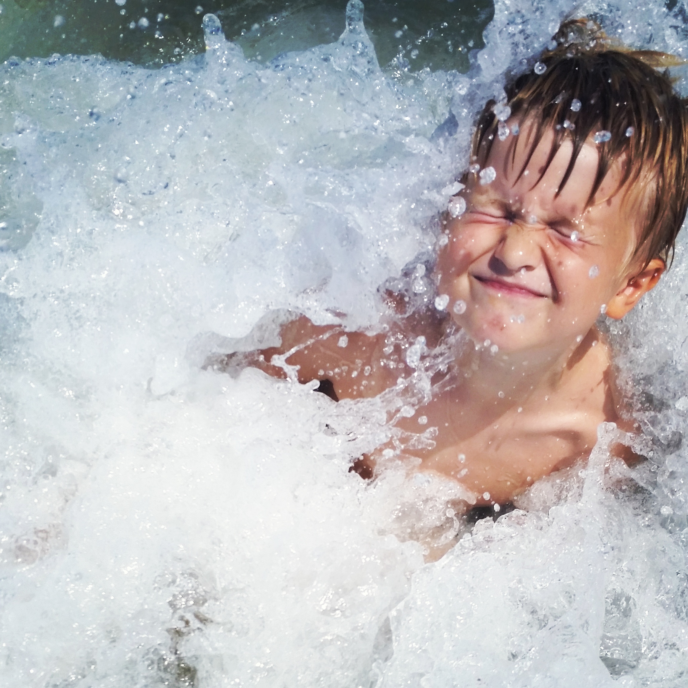 liam crushed by wave